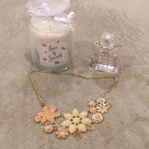 Floral costume necklace